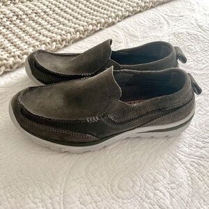 Skechers Men's Superior Milford Loafer suede men’s/boys size 6.5
